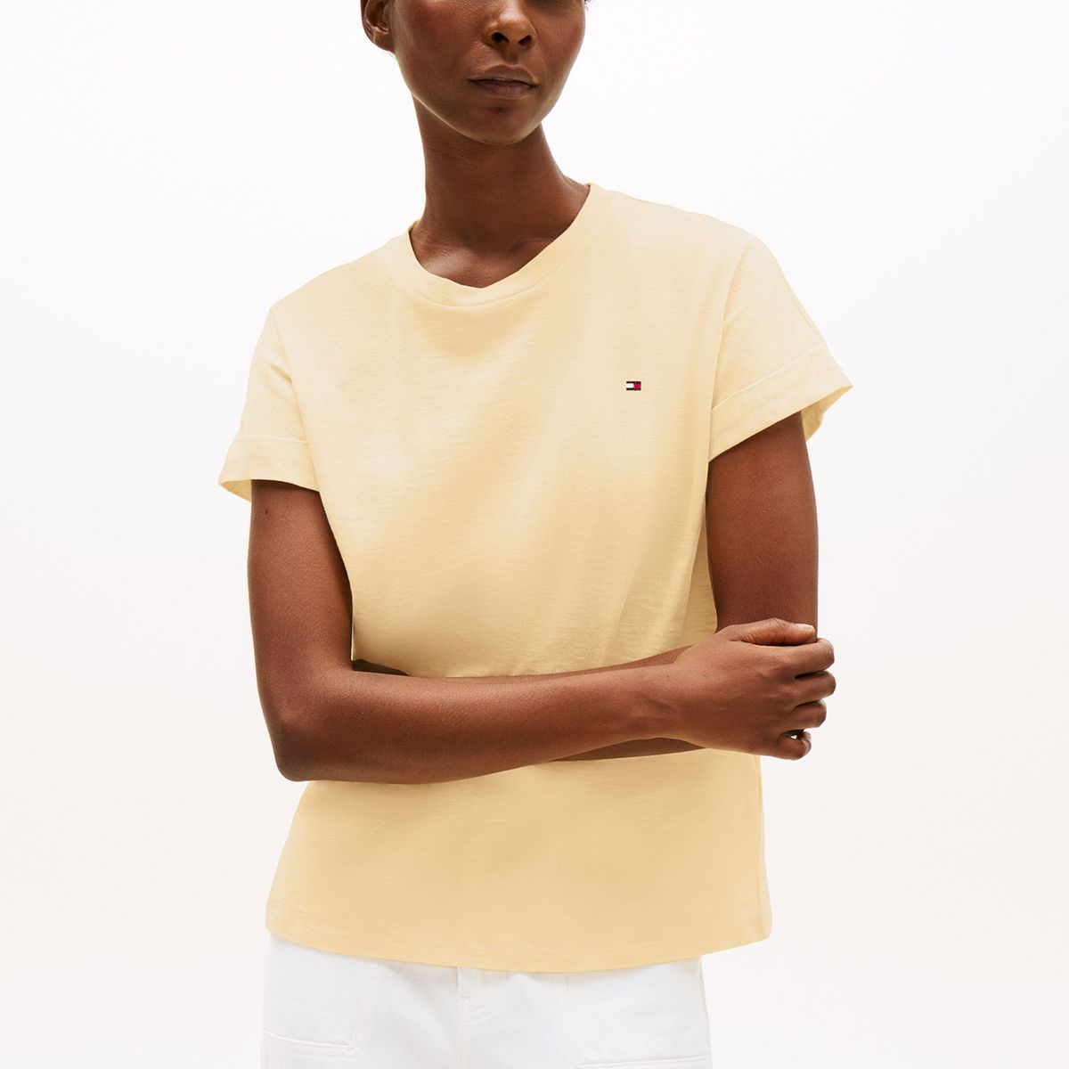 TOMMY HILFIGER - Polera Texturizada Con Logo Amarillo Tommy Hilfiger