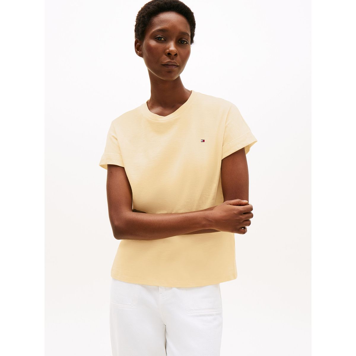 TOMMY HILFIGER - Polera Texturizada Con Logo Amarillo Tommy Hilfiger