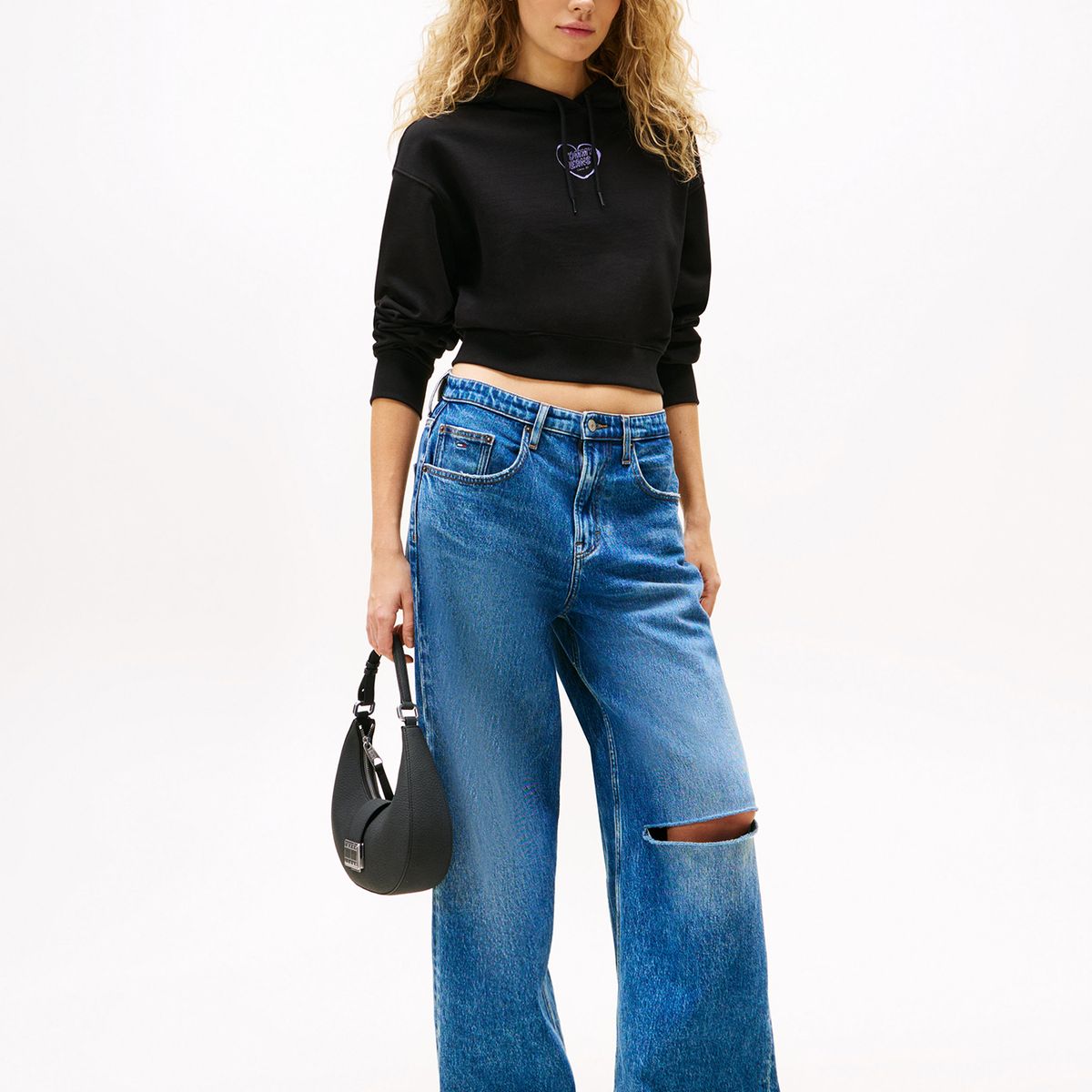 TOMMY HILFIGER - Polerón Hoodie Relaxed Cropped Negro Tommy Jeans