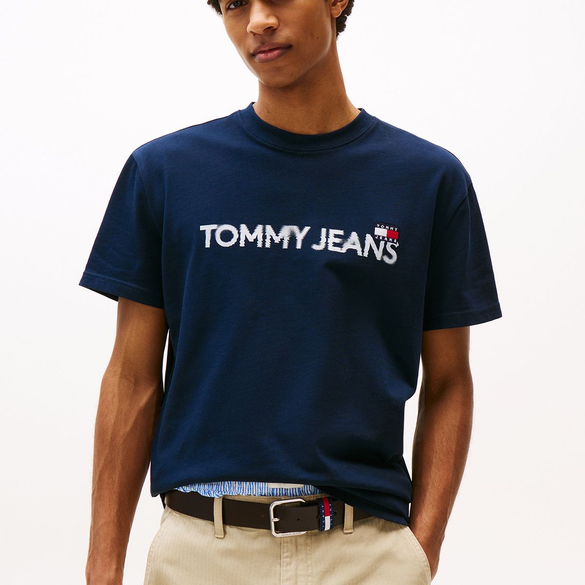 TOMMY HILFIGER - Polera Con Logo De Parche Azul Tommy Jeans