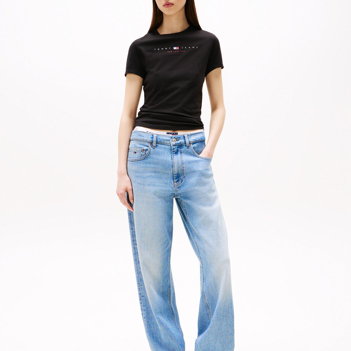 TOMMY HILFIGER - Polera Slim Fit Con Logo Lineal Negro Tommy Jeans