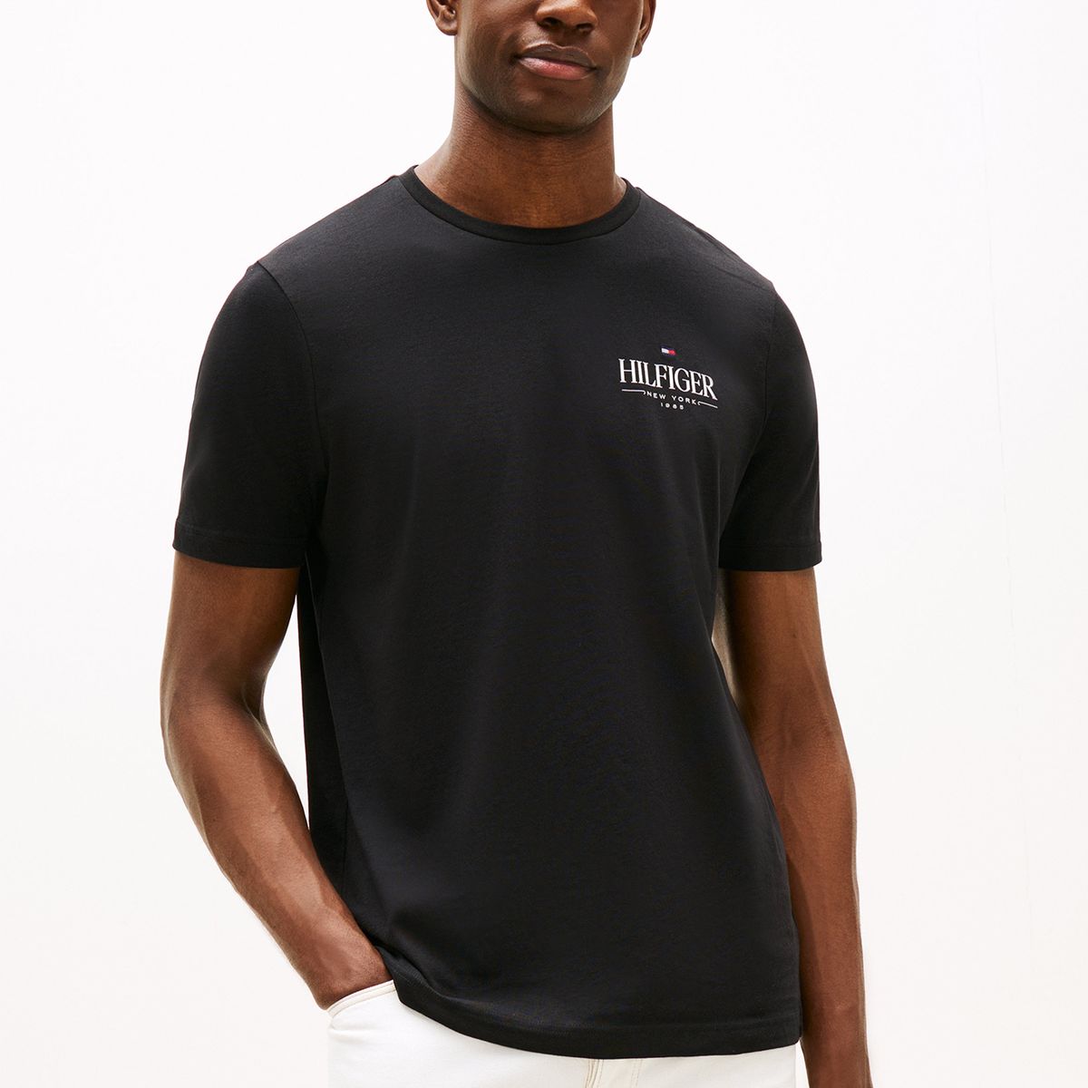 TOMMY HILFIGER - Polera Hilfiger Stack Logo Negro Tommy Hilfiger