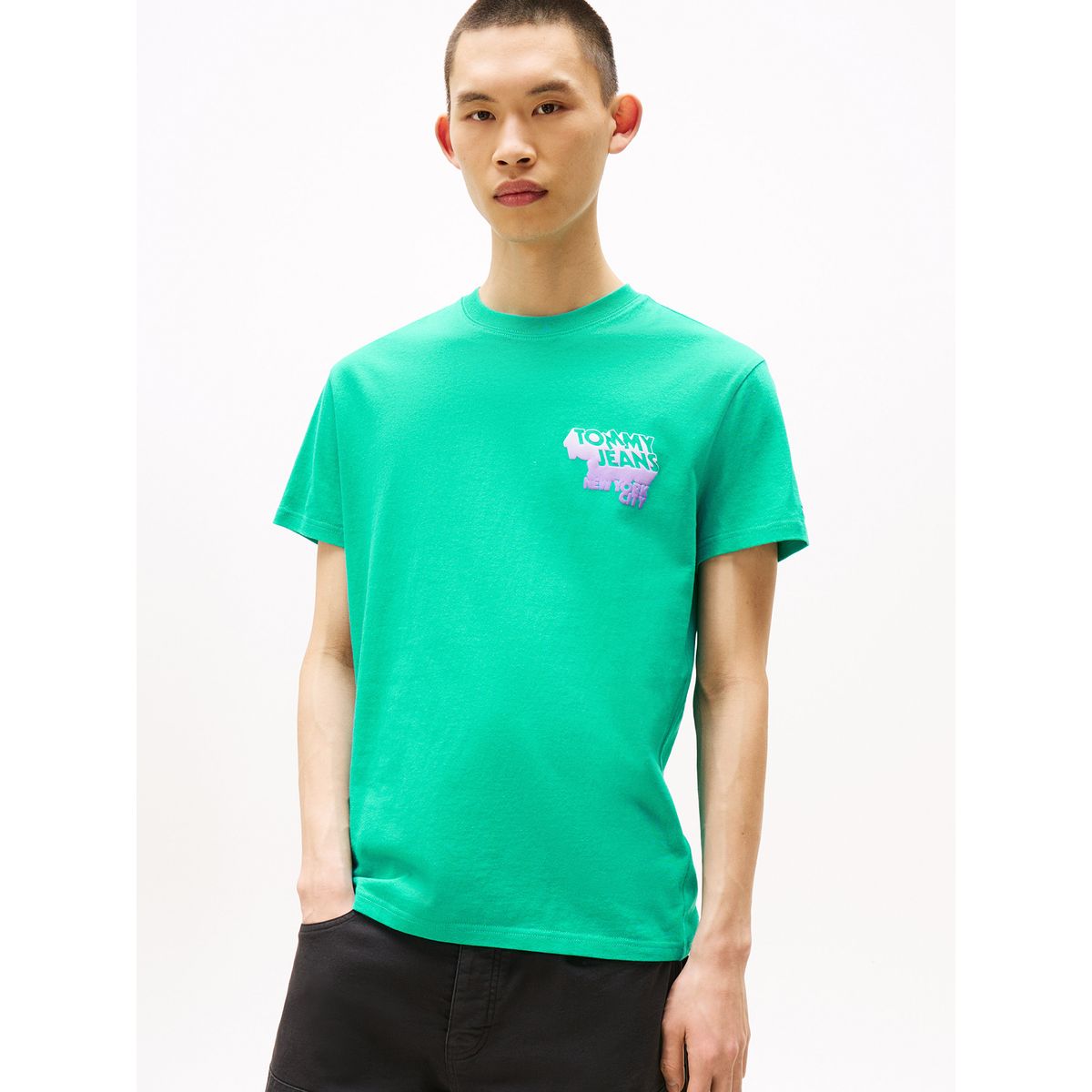 TOMMY HILFIGER - Polera Stack Con Logo Gráfico Verde Tommy Jeans