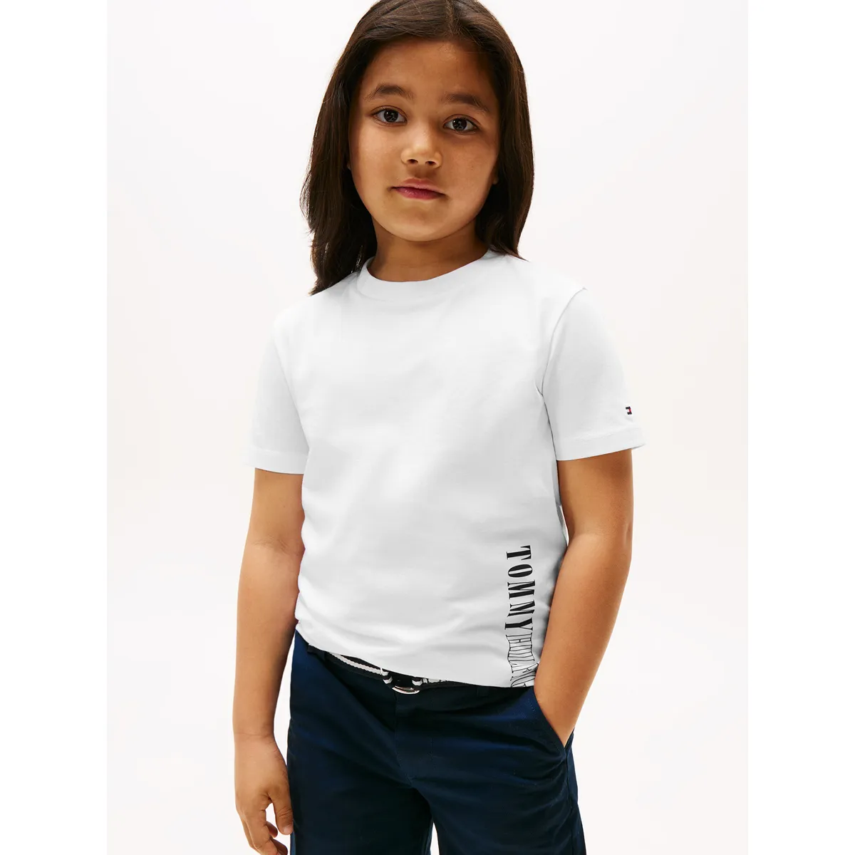 TOMMY HILFIGER - Polera Con Logo Gráfico Blanco Tommy Hilfiger