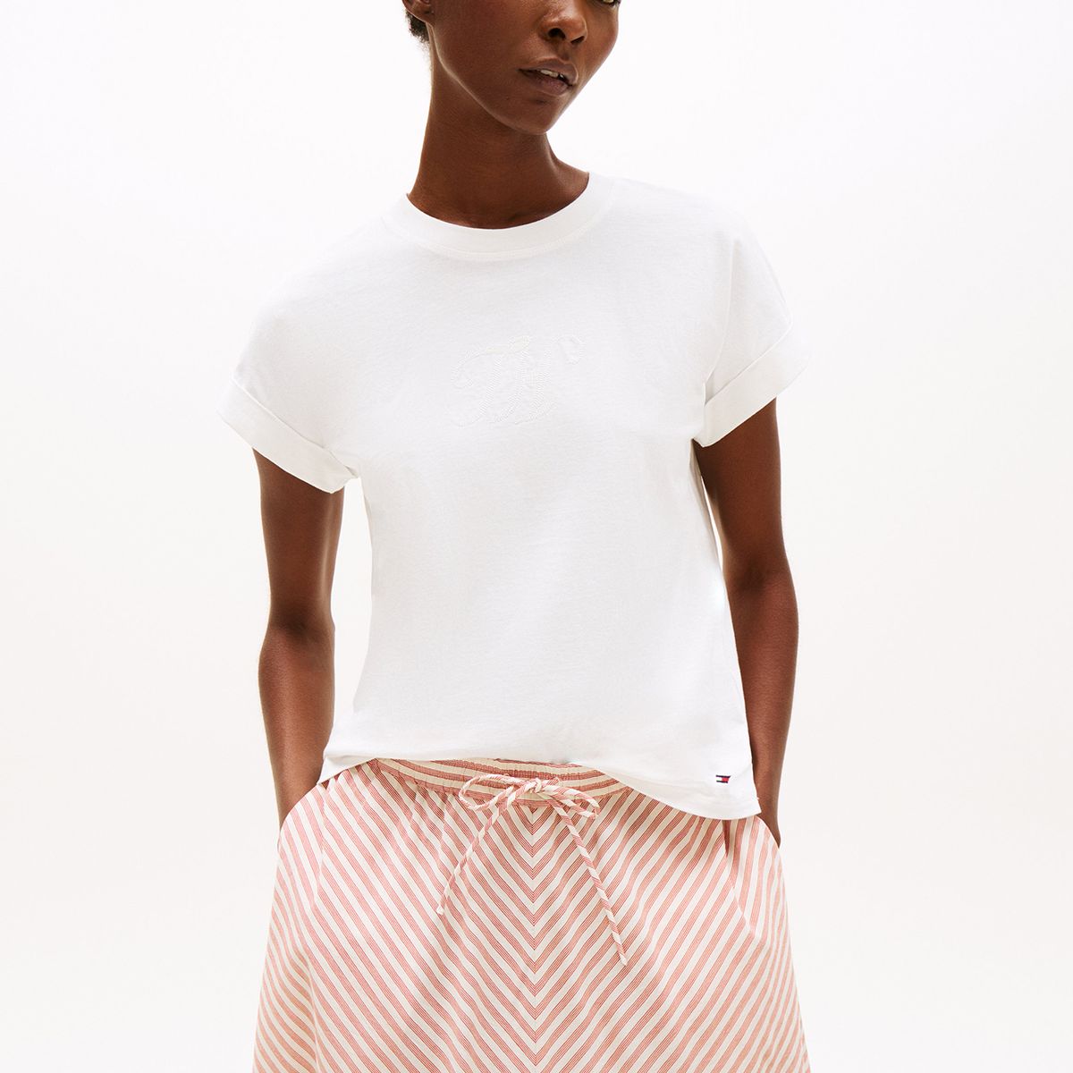 TOMMY HILFIGER - Polera Con Logo Floral Script Blanco Tommy Hilfiger