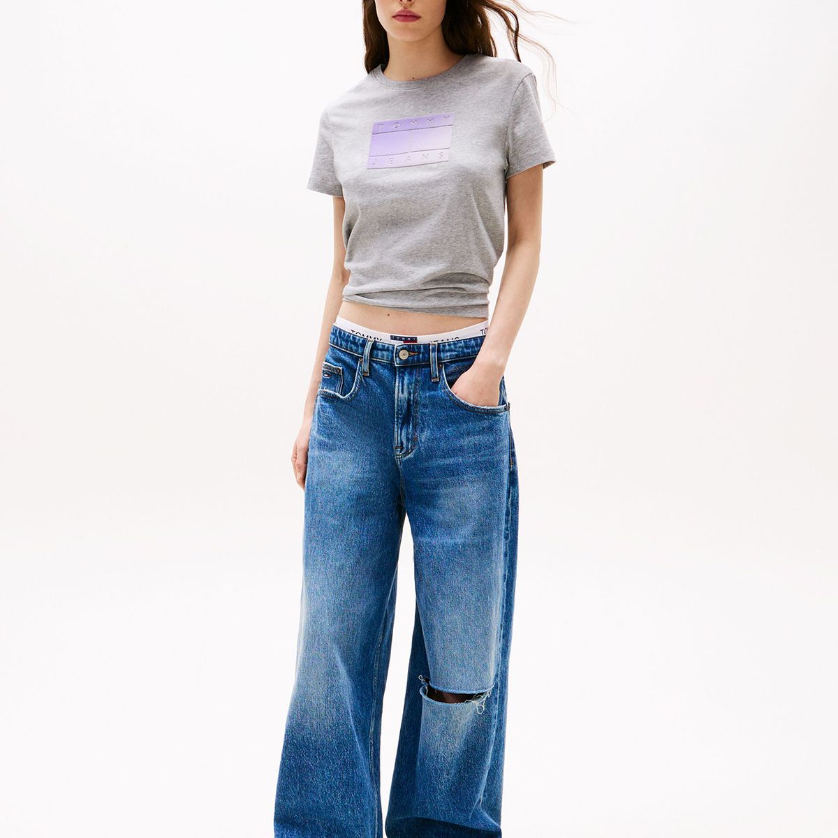 TOMMY HILFIGER - Polera Con Logo Degradado Gris Tommy Jeans