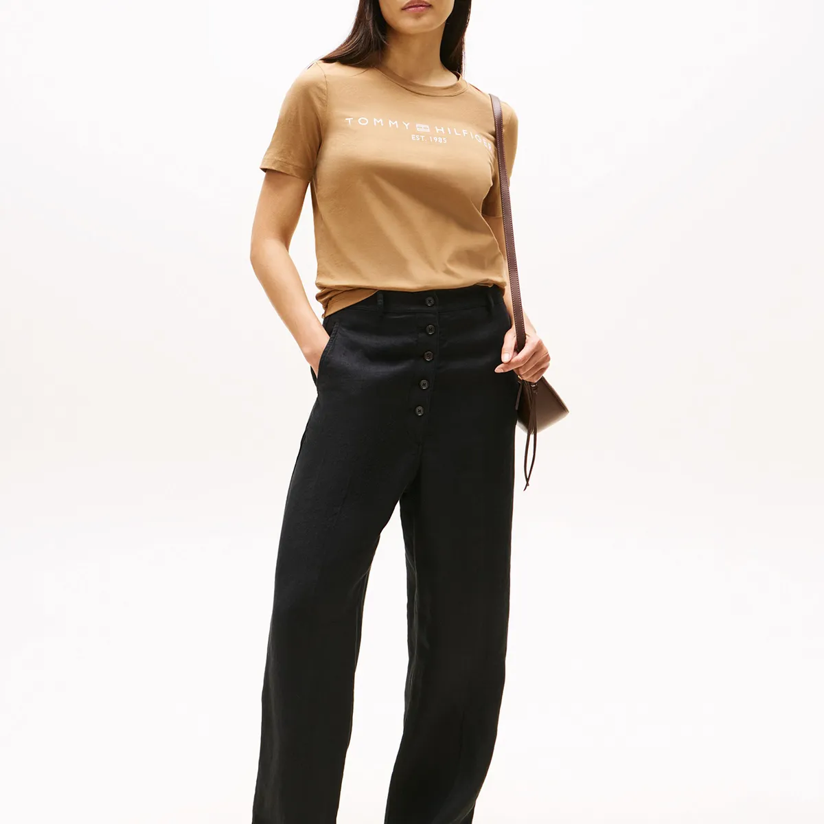 TOMMY HILFIGER - Polera Signature Con Logo Café Tommy Hilfiger