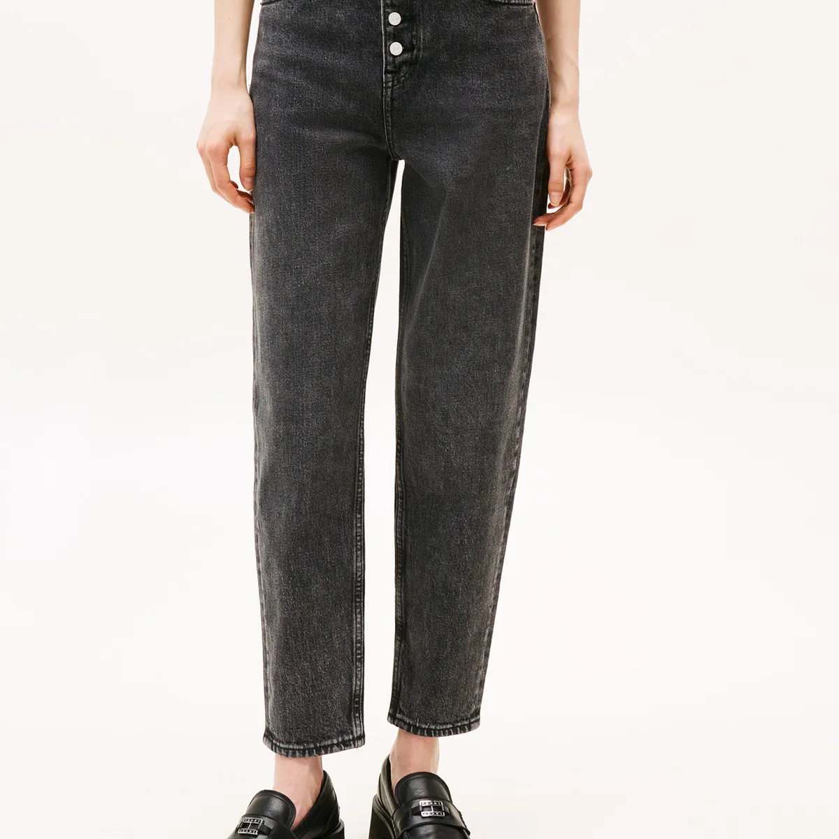 TOMMY HILFIGER - Jeans Mom Tapered Negro Tommy Jeans