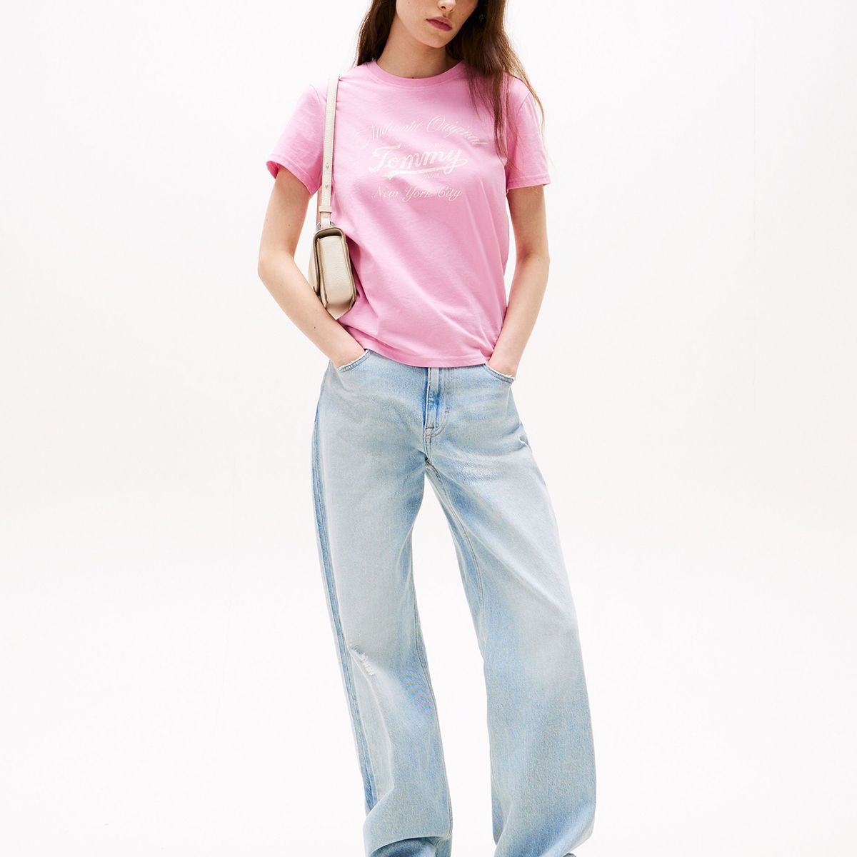 TOMMY HILFIGER - Polera Essential De Corte Regular Rosado Tommy Jeans