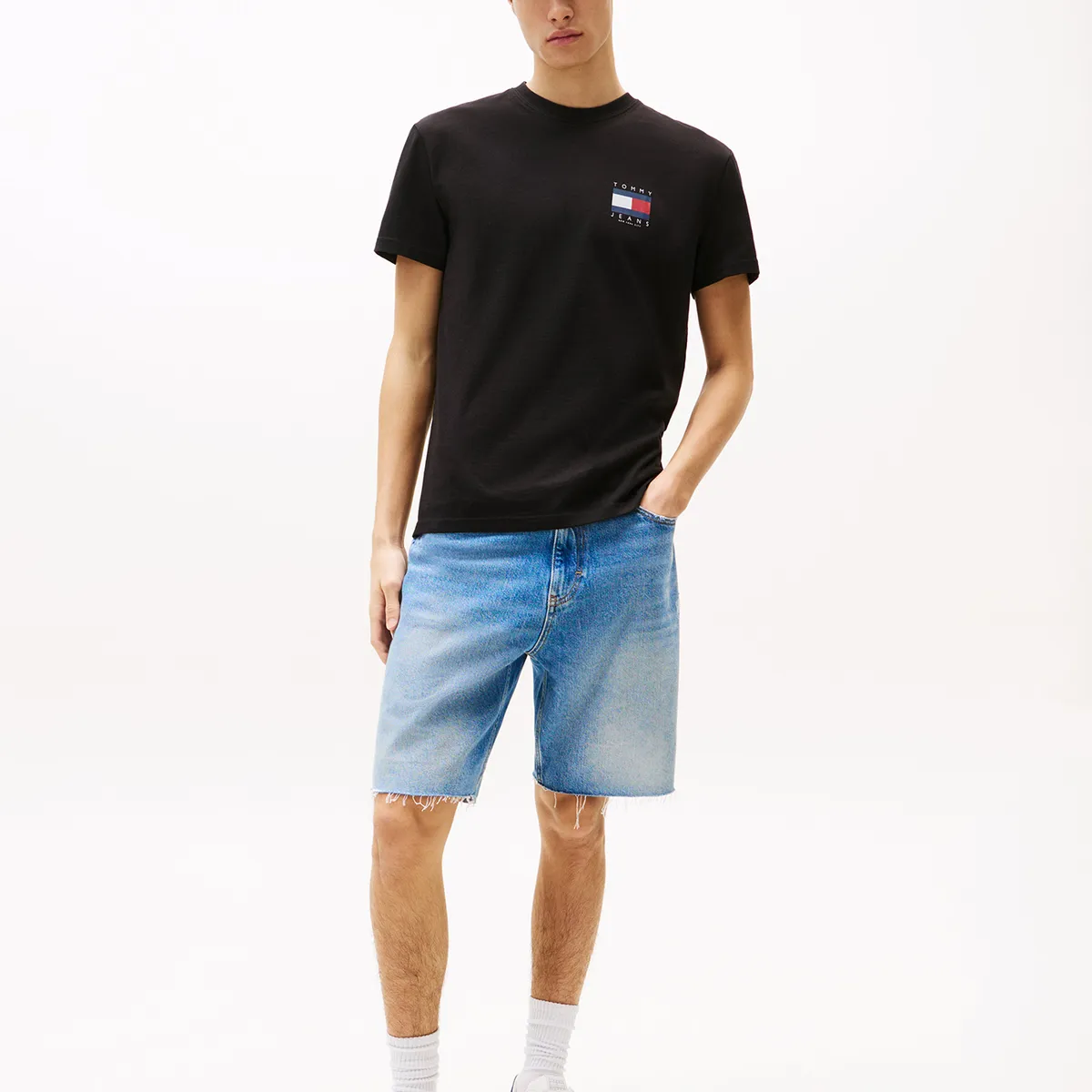 TOMMY HILFIGER - Polera Flag Graphic Backprint Negro Tommy Jeans