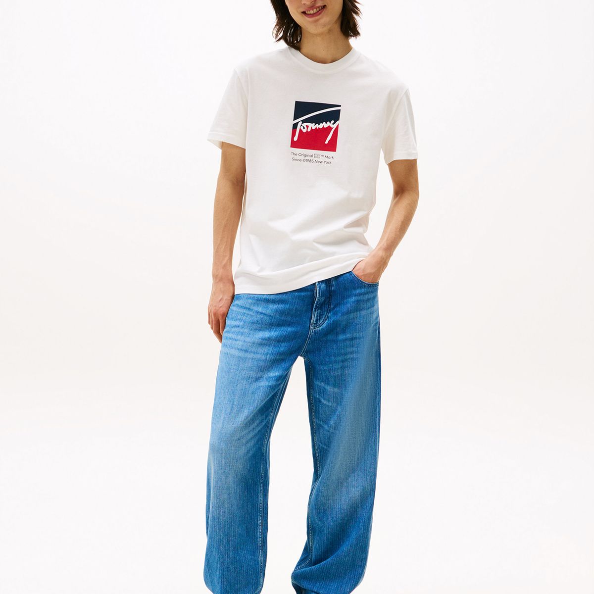 TOMMY HILFIGER - Polera Con Logo Distintivo Blanco Tommy Jeans