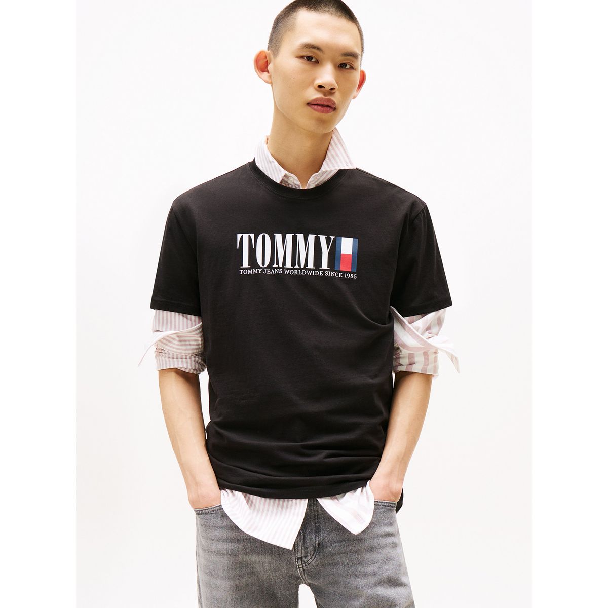 TOMMY HILFIGER - Polera C-Neck Con Logo Negro Tommy Jeans