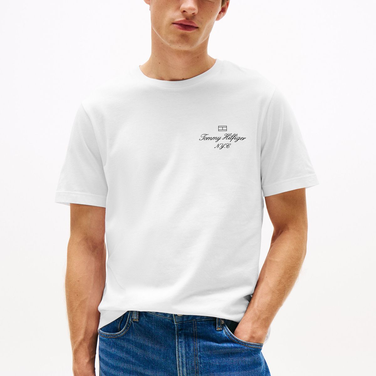 TOMMY HILFIGER - Polera Con Logo Flag Nyc Blanco Tommy Hilfiger