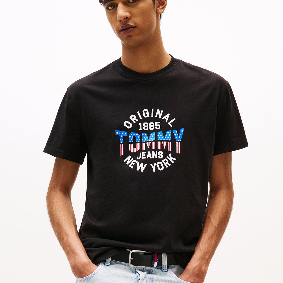 TOMMY HILFIGER - Polera Usa Circle Graphic Logo Negro Tommy Jeans