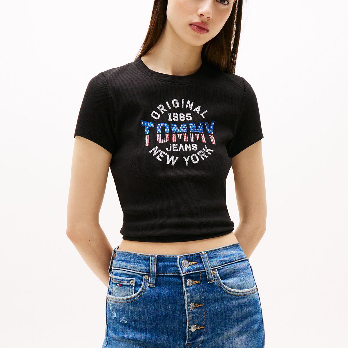 TOMMY HILFIGER - Polera Acanalada Con Logo New York Negro Tommy Jeans