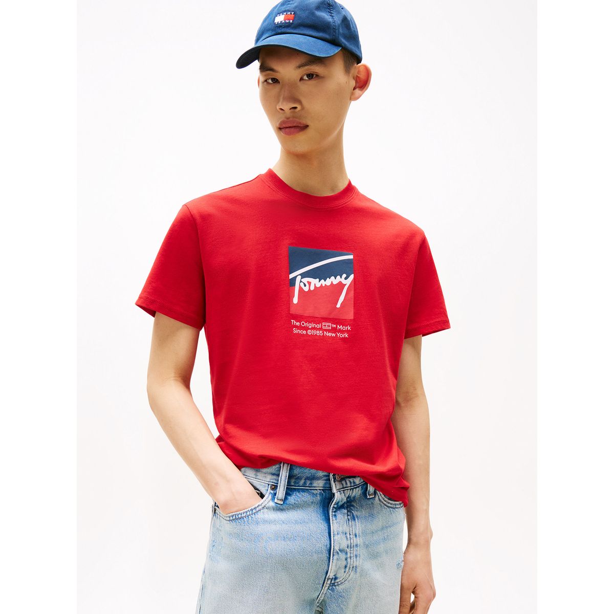 TOMMY HILFIGER - Polera Con Logo Distintivo Rojo Tommy Jeans
