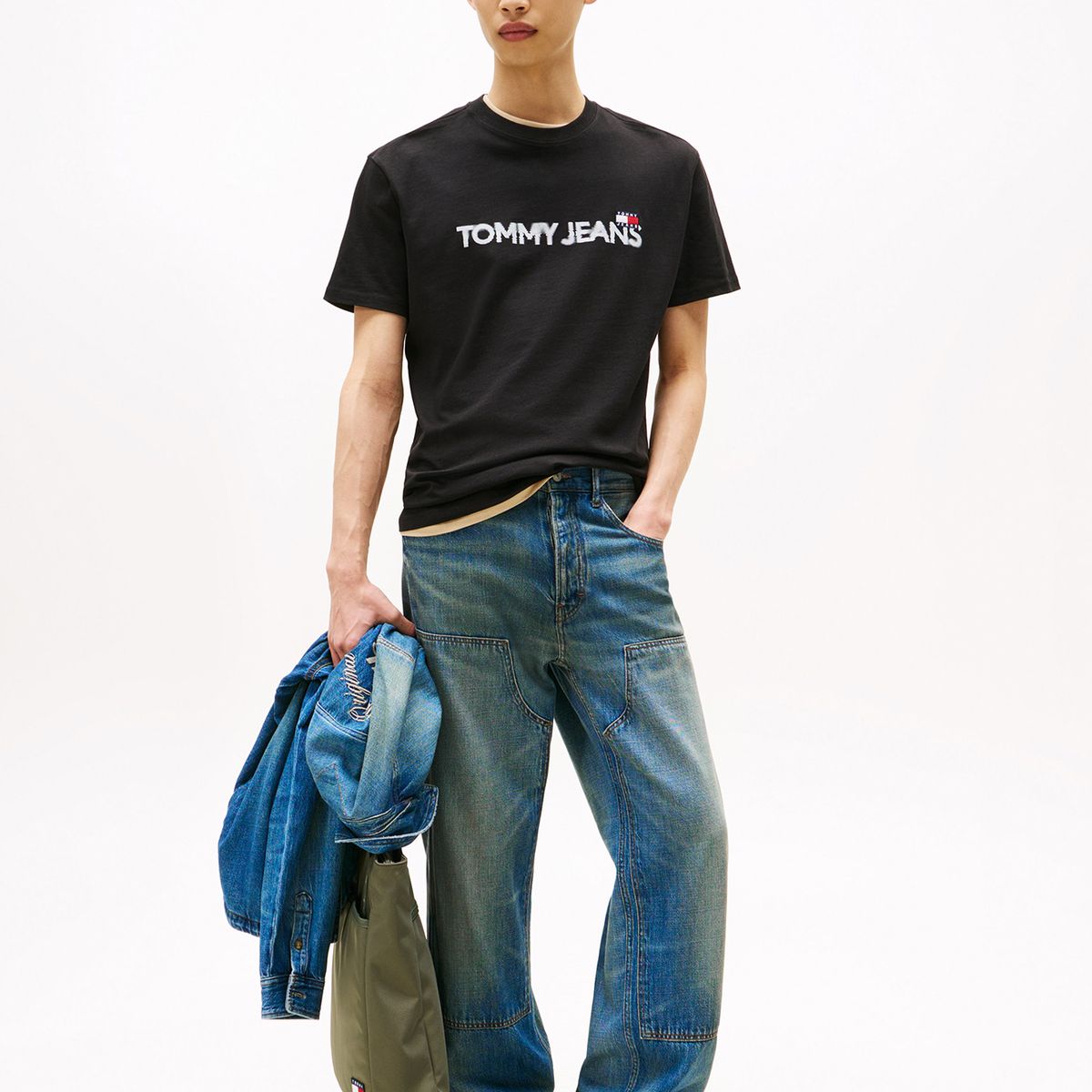 TOMMY HILFIGER - Polera Con Logo De Parche Negro Tommy Jeans