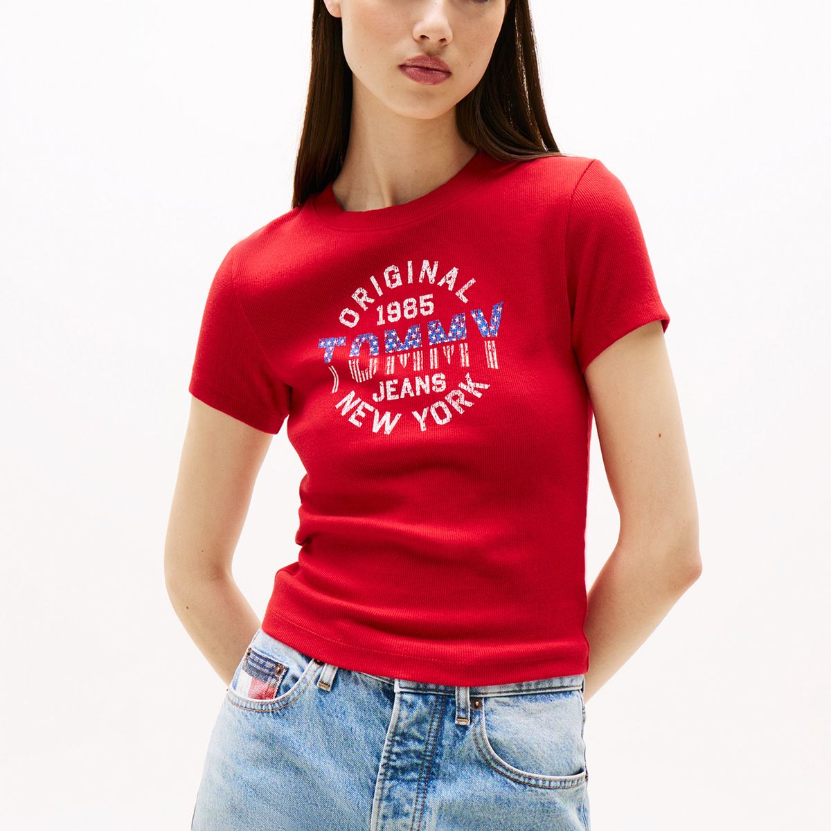 TOMMY HILFIGER - Polera Acanalada Con Logo New York Rojo Tommy Jeans
