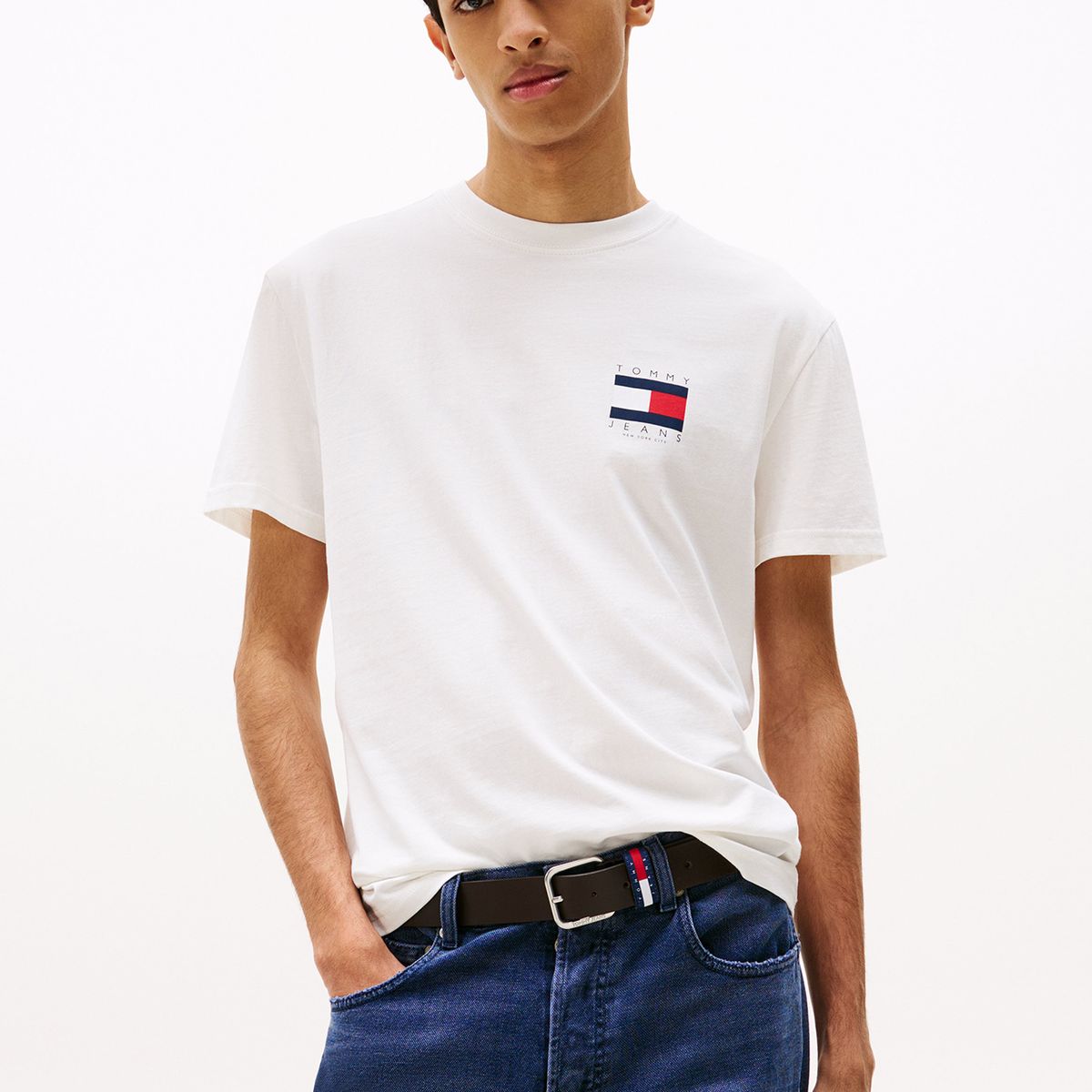 TOMMY HILFIGER - Polera Flag Graphic Backprint Blanco Tommy Jeans