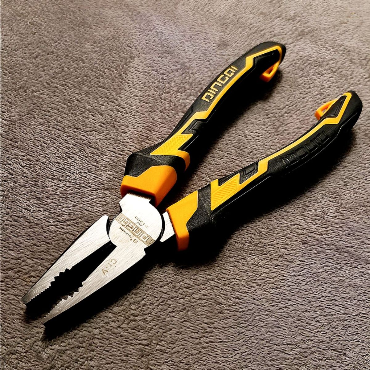 GENERICO - Alicate universal 8 pulgadas reforzado marca dingqi