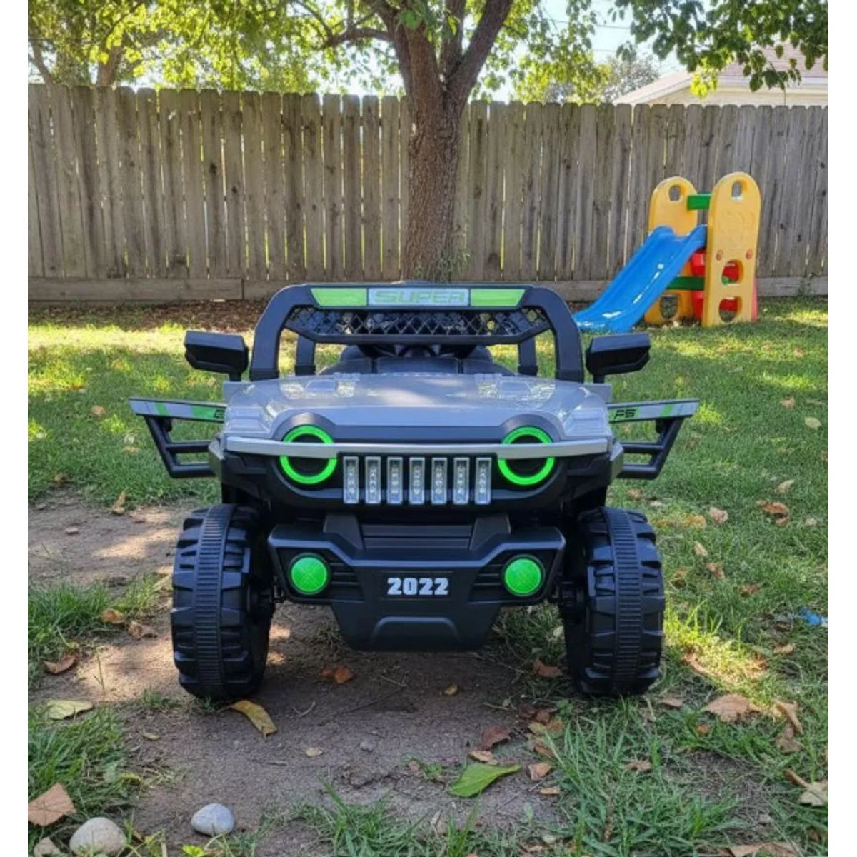 GENERICO - Auto A Bateria 4x2 Control Vehiculo Electrcio Niños Gris 22