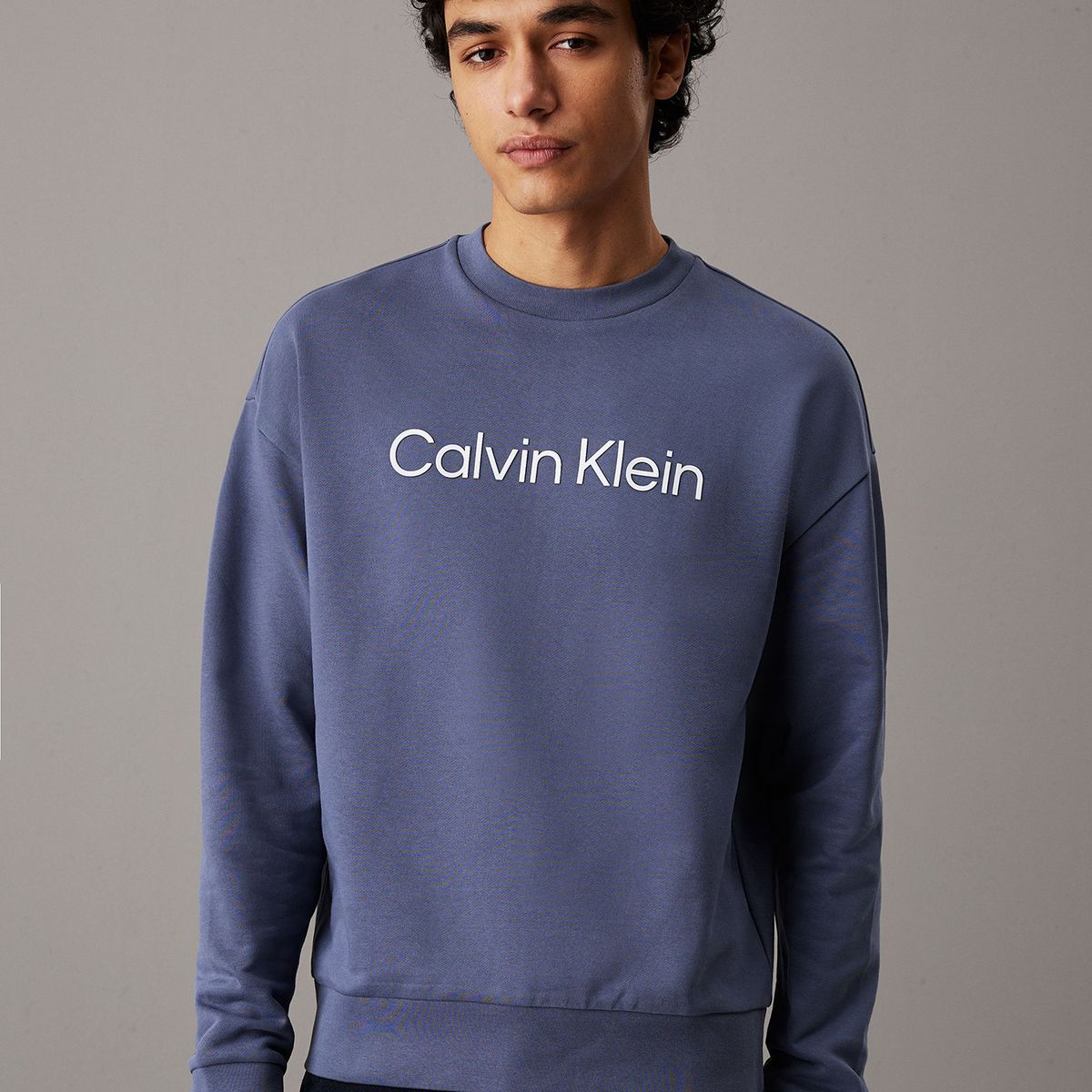 CALVIN KLEIN - Polerón Relaxed con Logo Hero Morado Calvin Klein