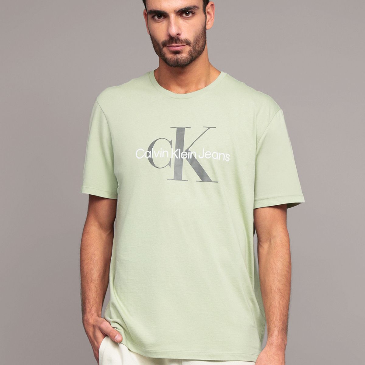 CALVIN KLEIN - Polera Monogram Crew Verde Calvin Klein