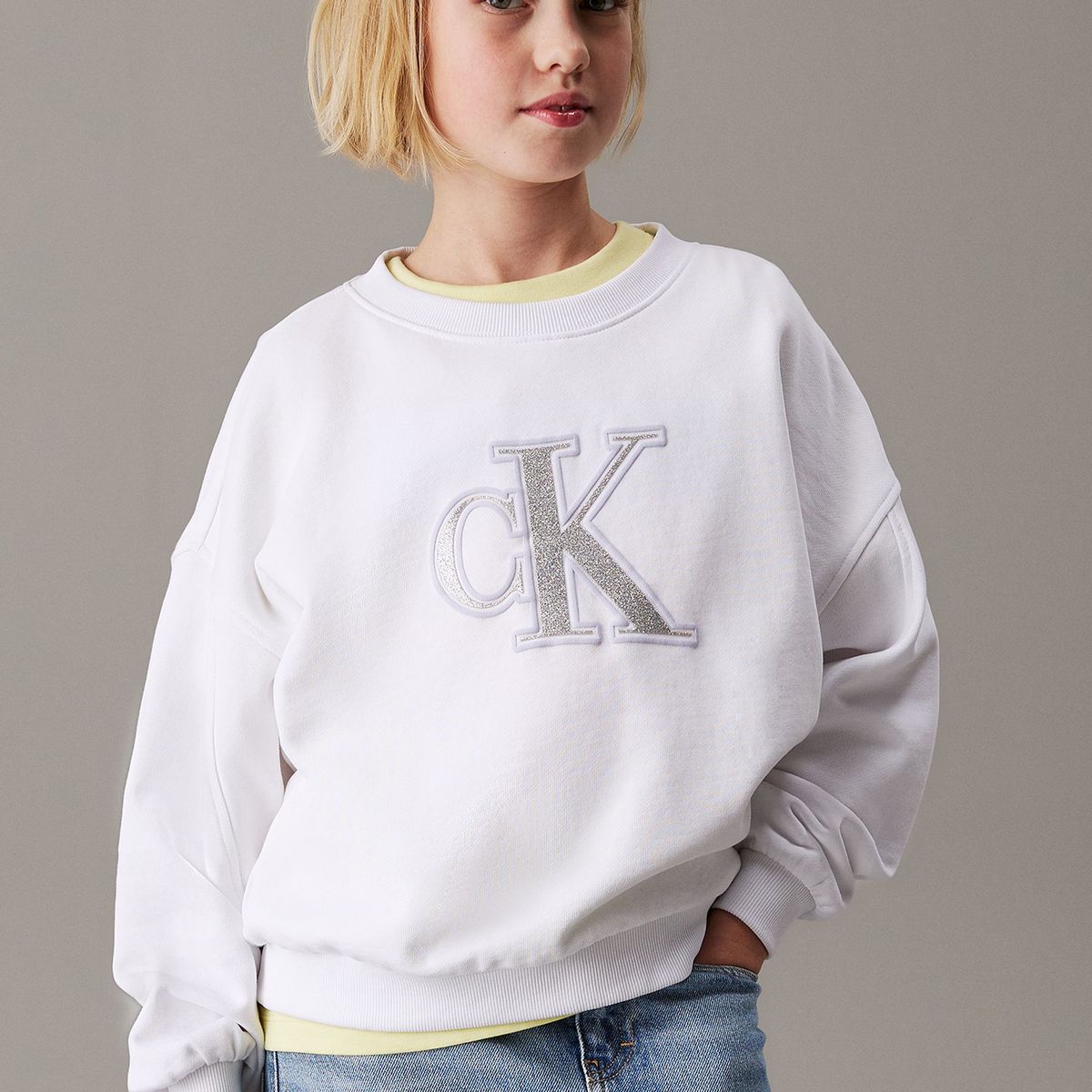 CALVIN KLEIN - Polerón Niña Suelto Con Logo Blanco Calvin Klein