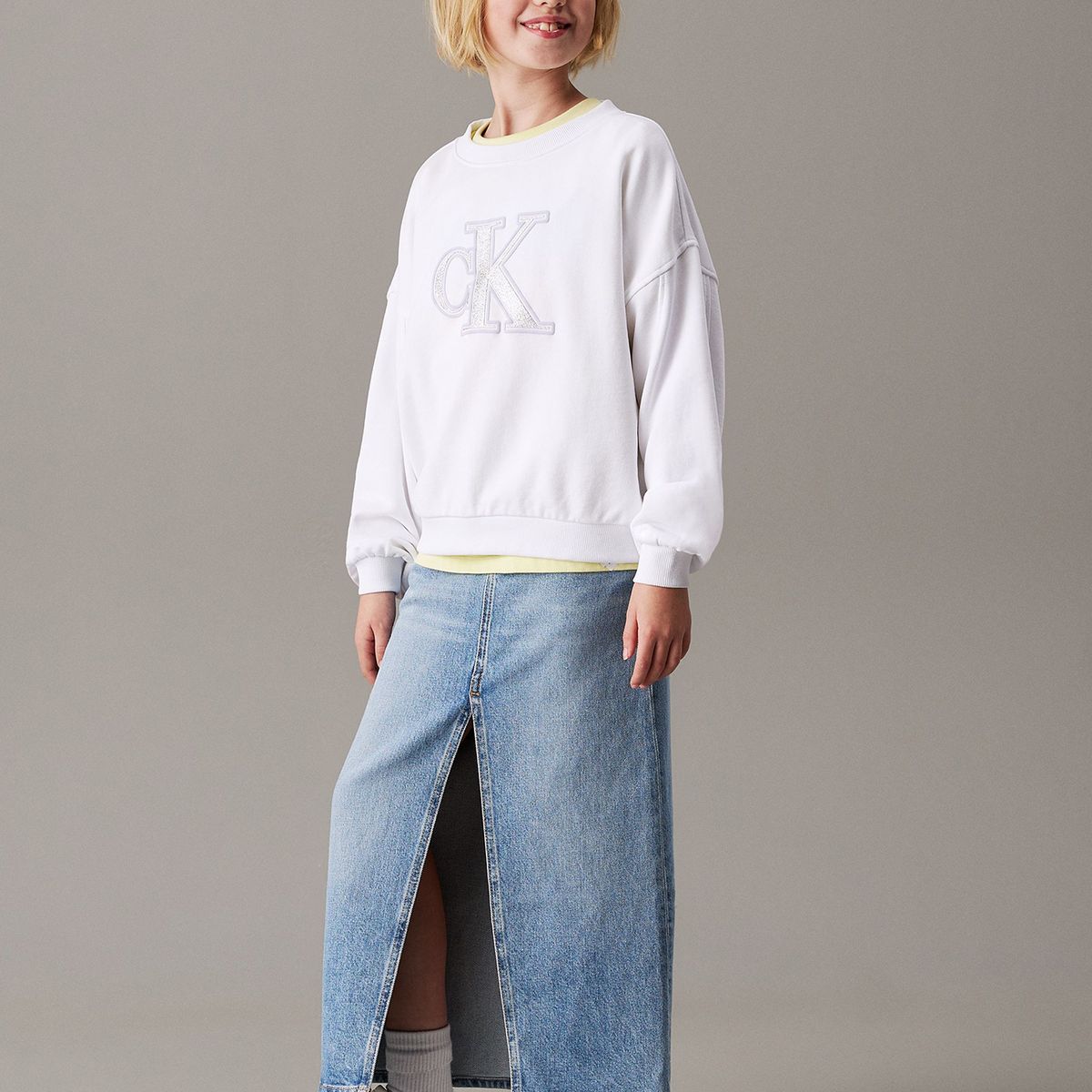 CALVIN KLEIN - Polerón Niña Suelto Con Logo Blanco Calvin Klein