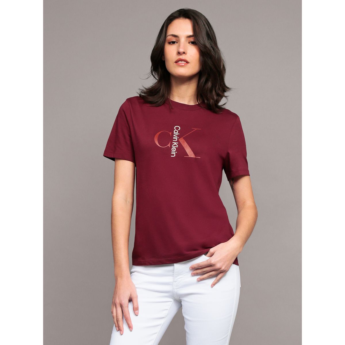 CALVIN KLEIN - Polera Classic con Monograma Burdeo Calvin Klein