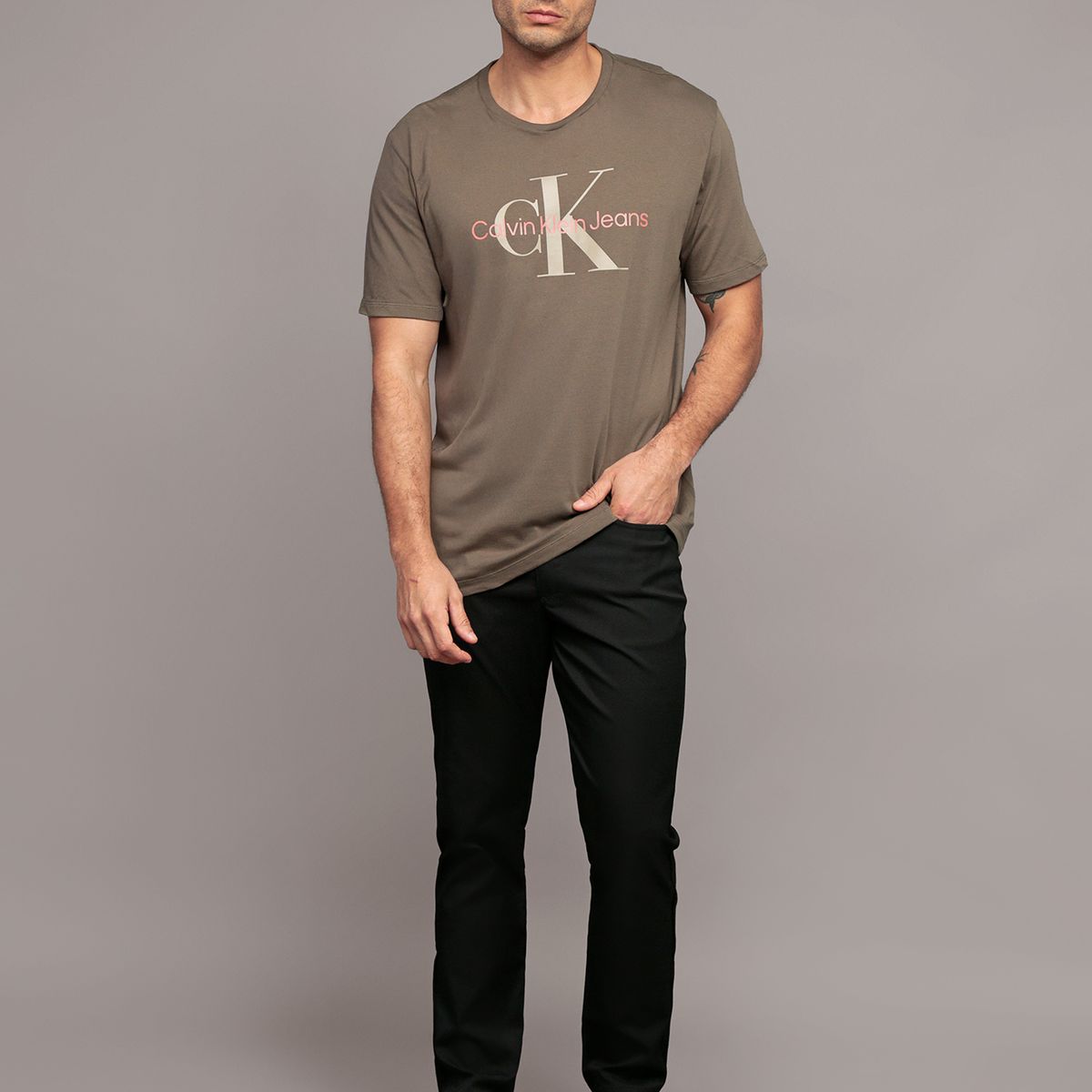 CALVIN KLEIN - Polera Monogram Crew Cafe Calvin Klein