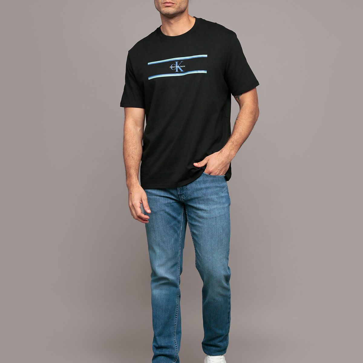 CALVIN KLEIN - Polera con gráfico de rayas en barra Negro Calvin Klein