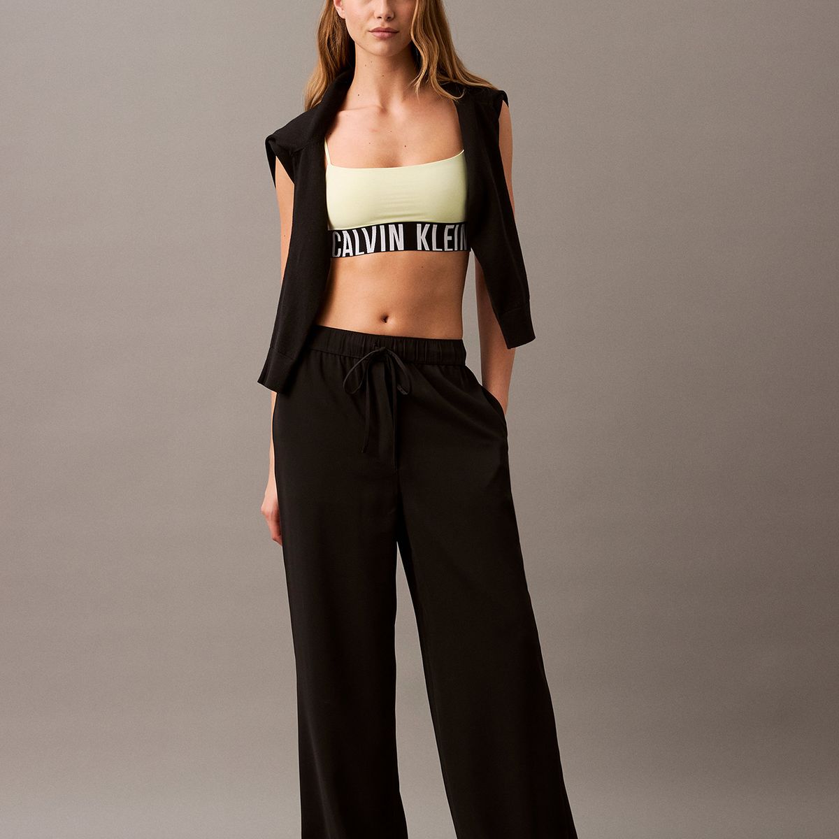 CALVIN KLEIN - Pantalón Fluido Tipo Pull-On Negro Calvin Klein