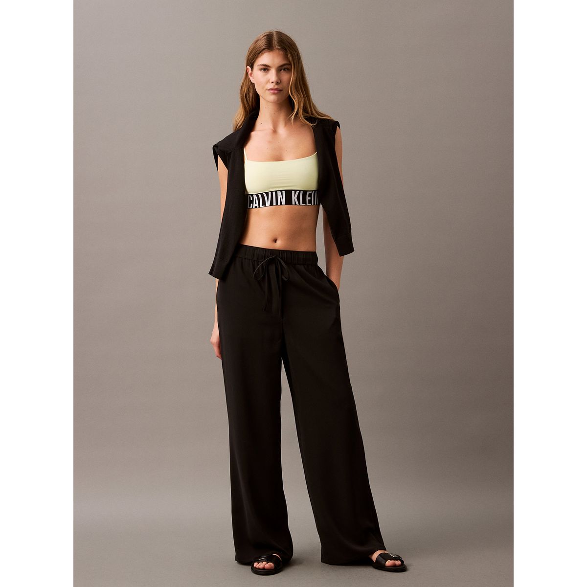 CALVIN KLEIN - Pantalón Fluido Tipo Pull-On Negro Calvin Klein