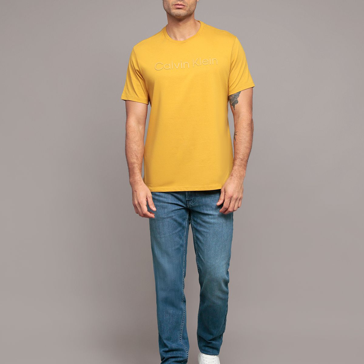 CALVIN KLEIN - Polera con logotipo tonal Amarillo Calvin Klein