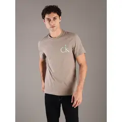 CALVIN KLEIN - Polera con Monograma Difuminado Beige