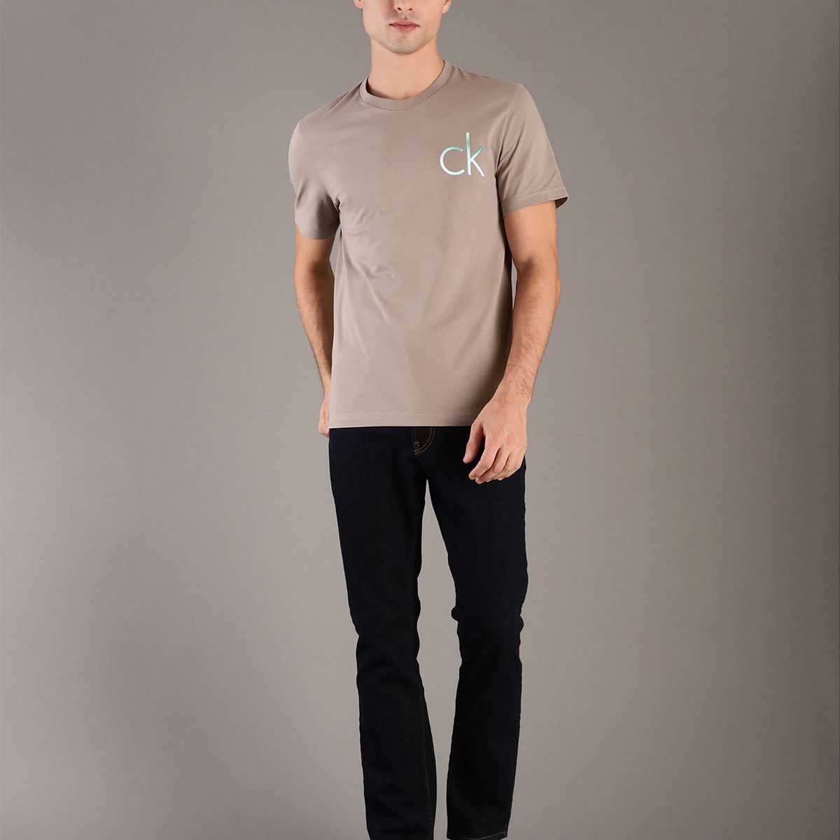 CALVIN KLEIN - Polera con Monograma Difuminado Beige Calvin Klein