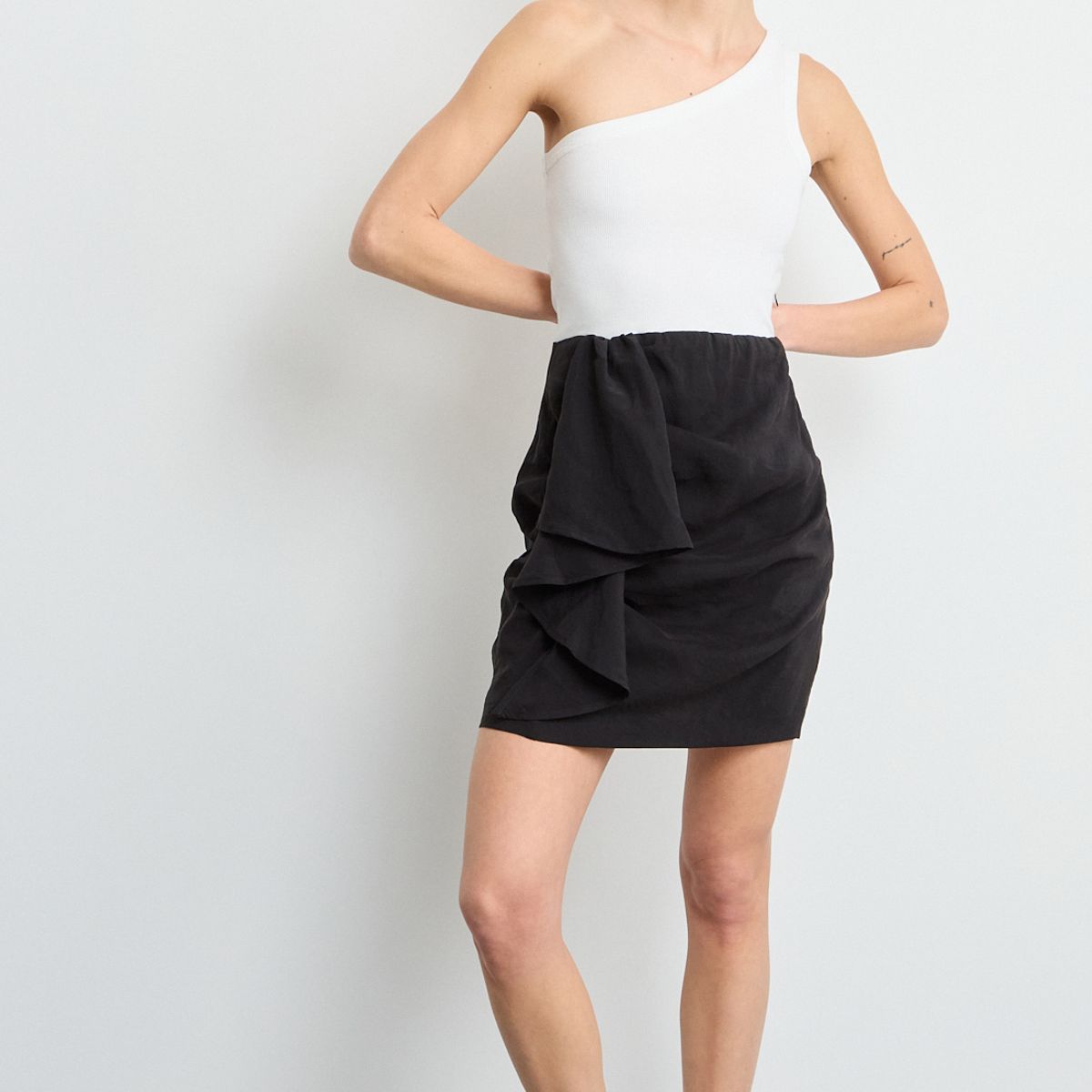 IO - Vestido Corto Mujer Negro Io
