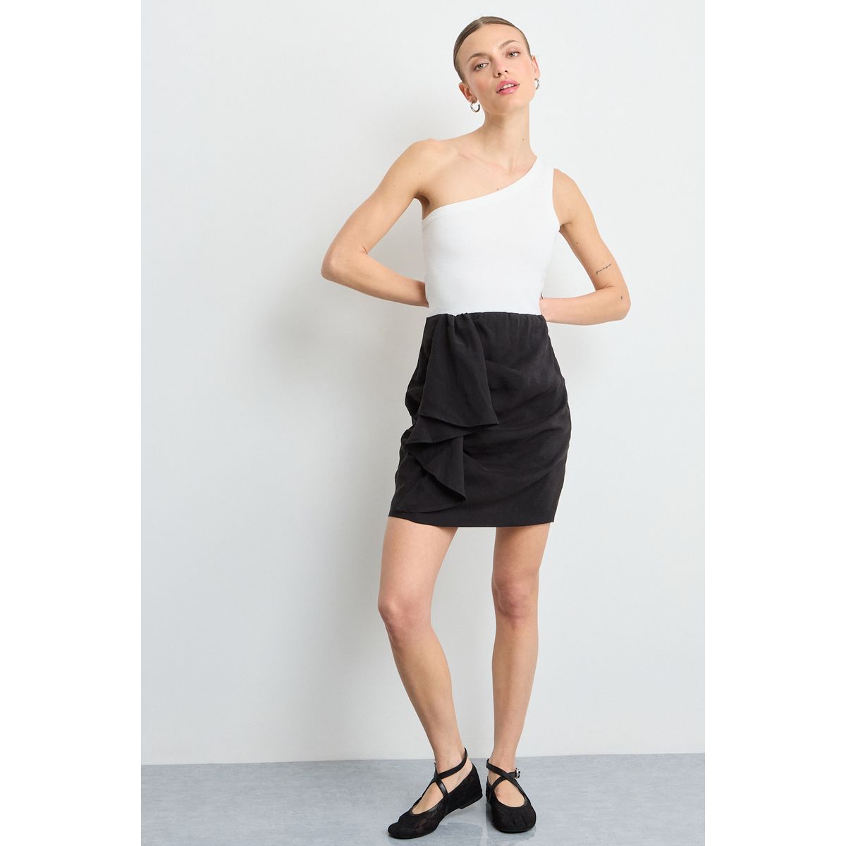 IO - Vestido Corto Mujer Negro Io