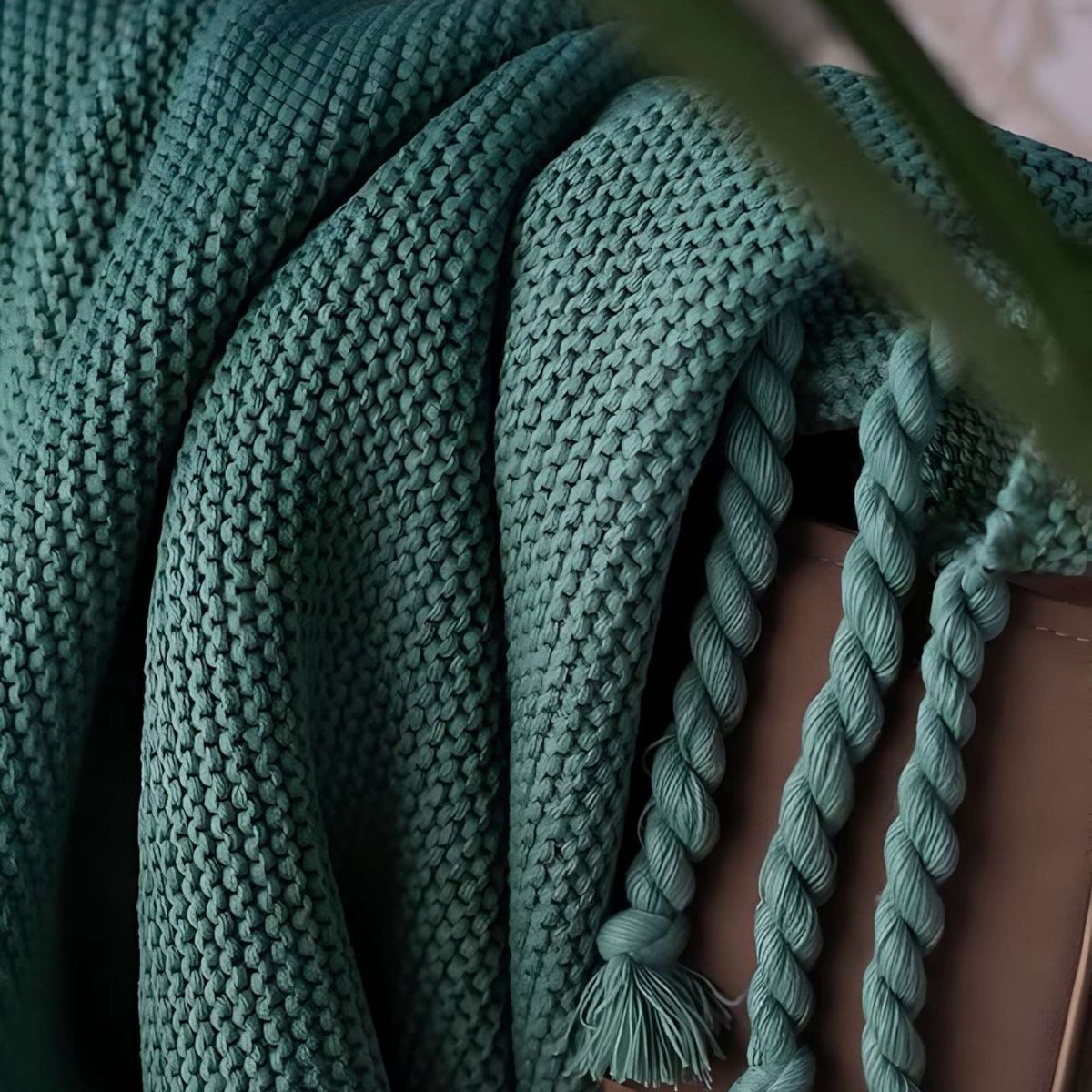 GENERICO - MANTA CHENILLE DECORATIVA CON FLECOS PARA CAMA O SOFA