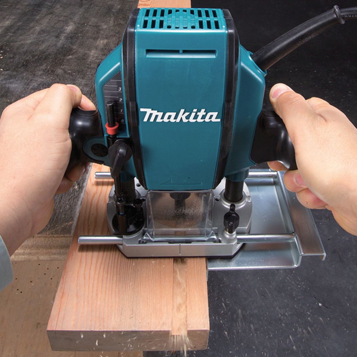 MAKITA - Fresadora 8mm Router Tupí Recortadora 900w Makita Rp0900x3