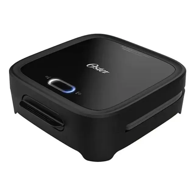 OSTER Sandwichera Oster® Compacta Con Platos Hondos Ckstsm400 Color Negro