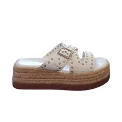 HERIEL - Sandalia Blanca Tachas Plataforma