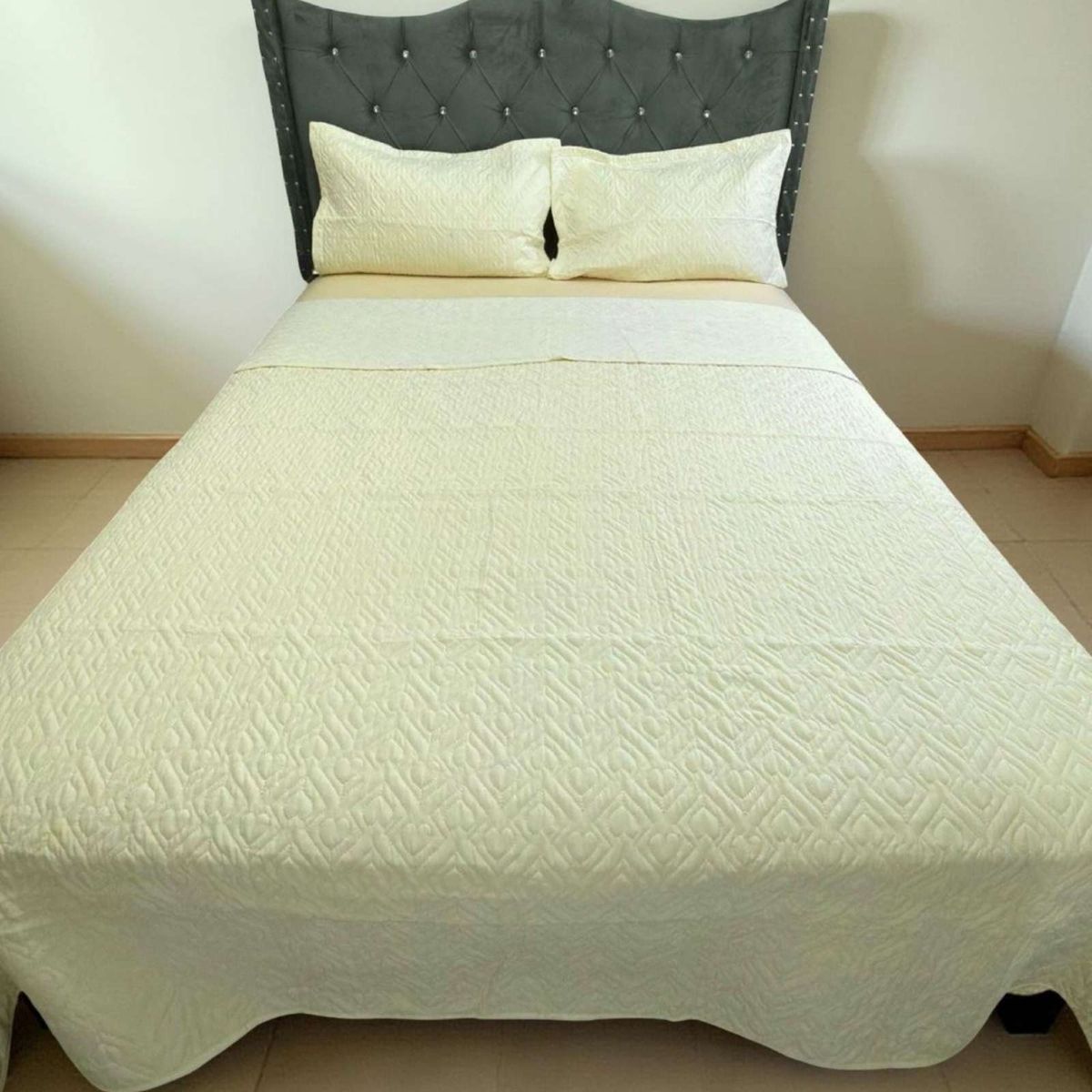 GENERICO - CUBRECAMA QUILT DE LUJO VERANO DELGADO KING CREMA