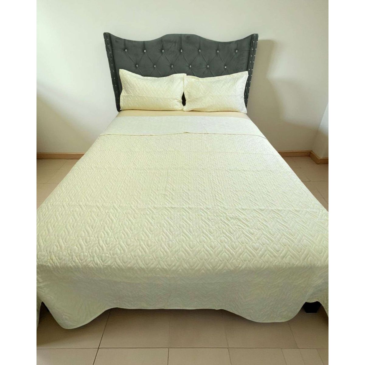 GENERICO - CUBRECAMA QUILT DE LUJO VERANO DELGADO KING CREMA