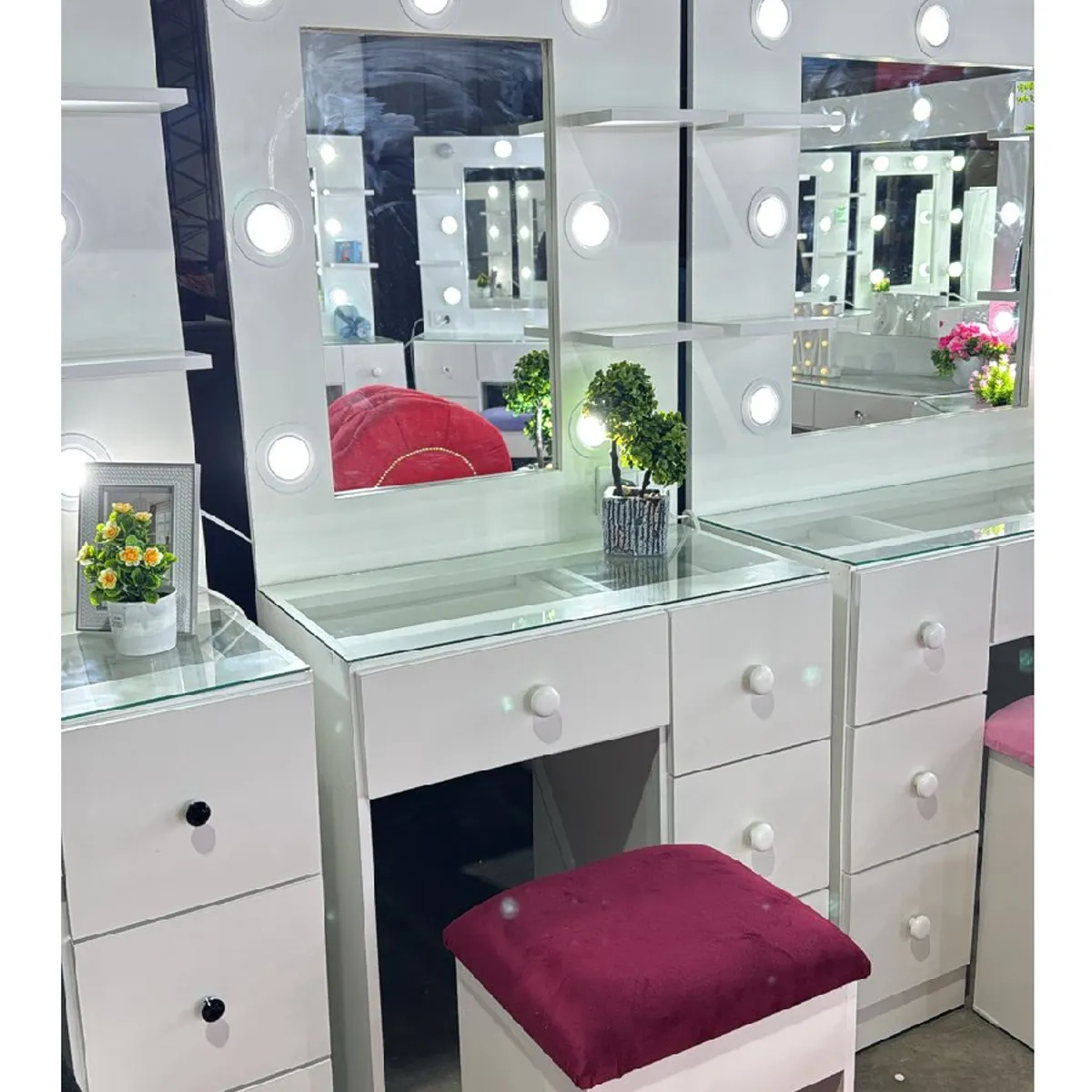 GENERICO - TOCADOR CON LUCES ESTILO HOLLYWOOD