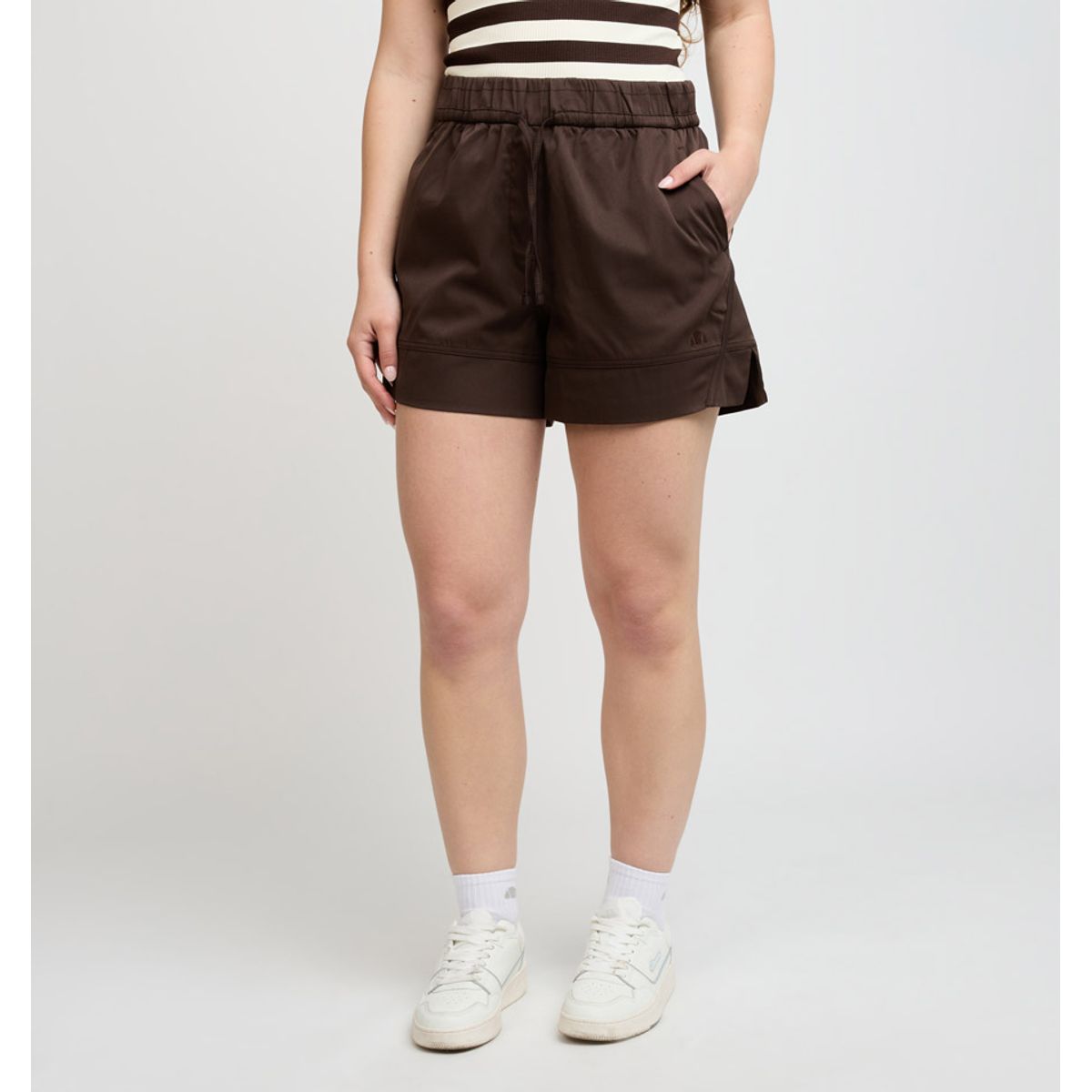 ELLESSE - SHORT MUJER ELLESSE LOURDES CAFÉ OSCURO