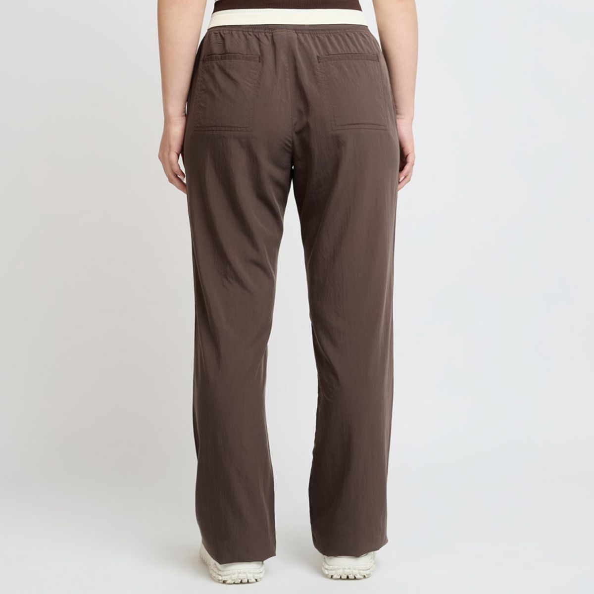 ELLESSE - PANTALON MUJER ELLESSE LORETA CAFÉ OSCURO