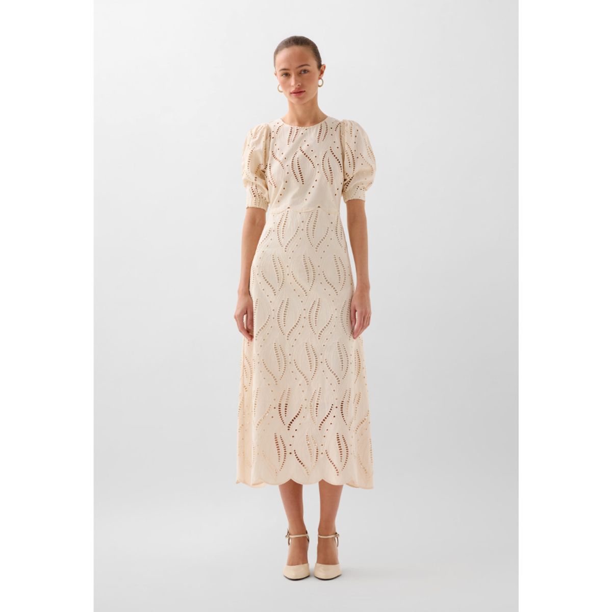 SCALPERS - VESTIDO BORDADO MANGA ABULLONADA