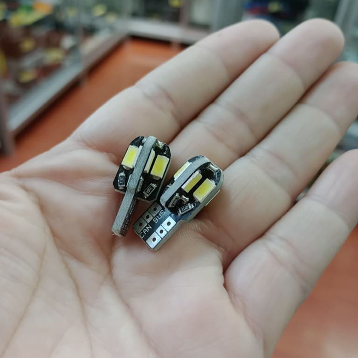 GENERICO - Par ampolletas led T10 W5W colita de pez antierror canbus 8led 12v